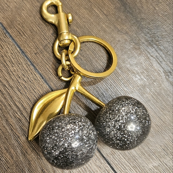 NEW 🍒 Sparkling Pewter Glitter Cherry Bag Charm/Keychain - Picture 5 of 6